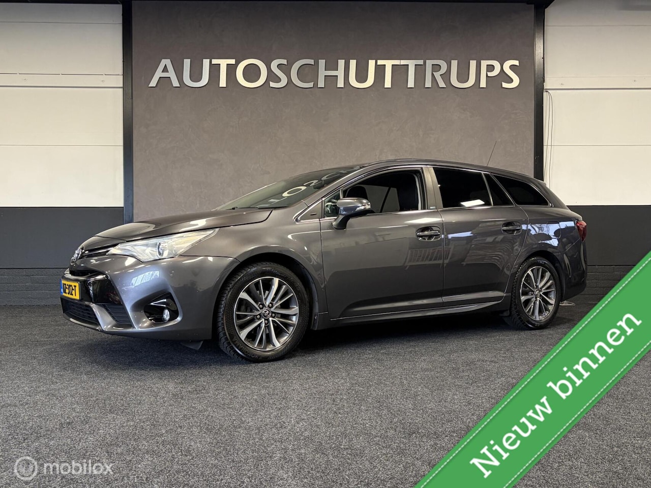 Toyota Avensis - 1.8 VVT-i Dynamic NAVI / CLIMA / CRUISE / TR.HAAK / - AutoWereld.nl