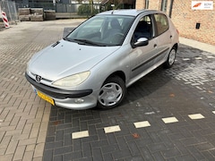 Peugeot 206 - 1.4 XT