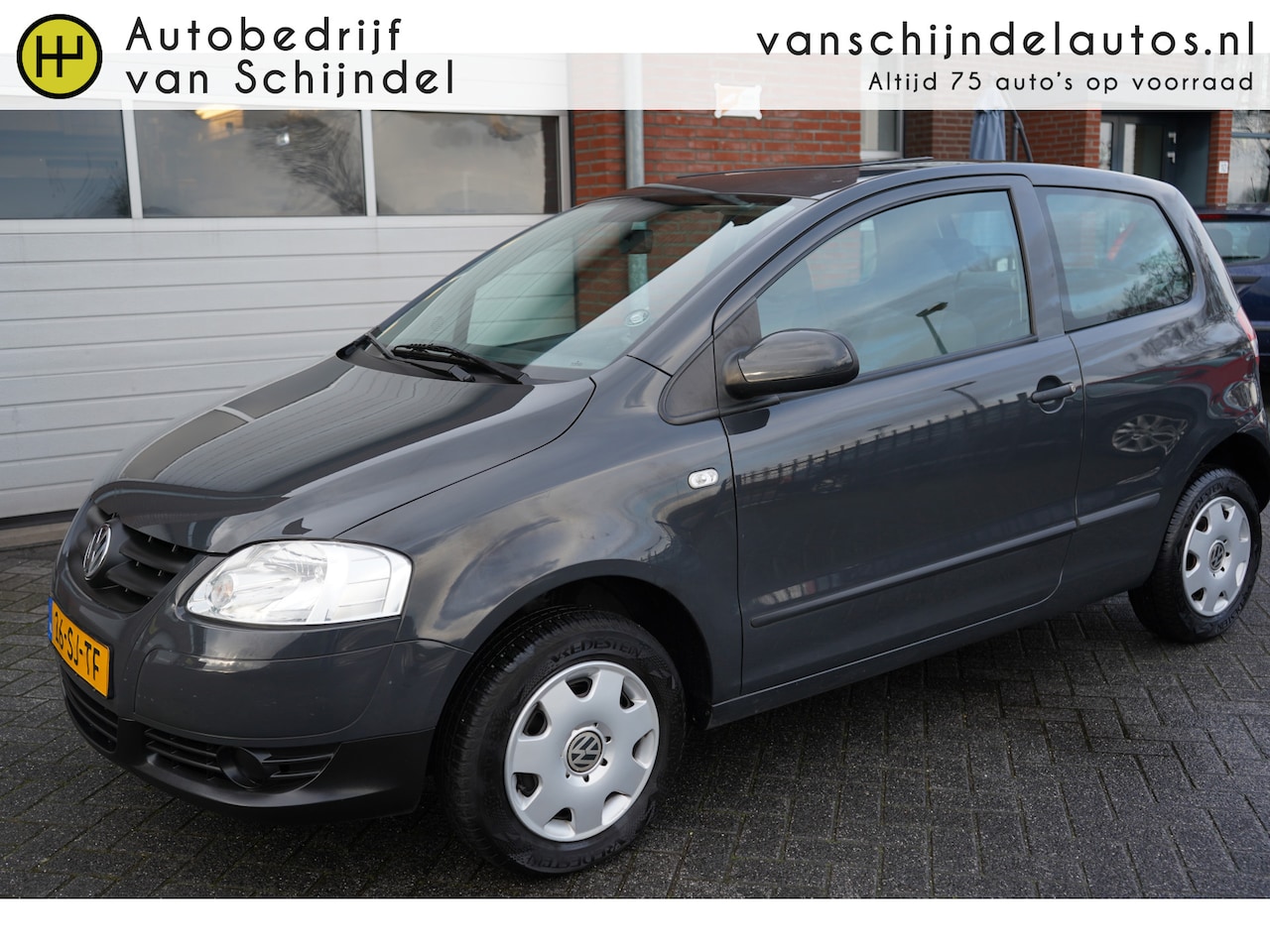 Volkswagen Fox - 1.4 75PK TRENDLINE ORIGINEEL NEDERLANDS SCHUIF-KANTELDAK 4X PERF ALL SEASON BANDEN ELECTR. - AutoWereld.nl