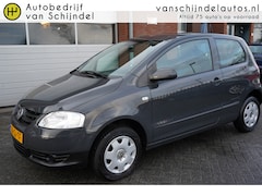 Volkswagen Fox - 1.4 75PK TRENDLINE ORIGINEEL NEDERLANDS SCHUIF-KANTELDAK 4X PERF ALL SEASON BANDEN ELECTR.