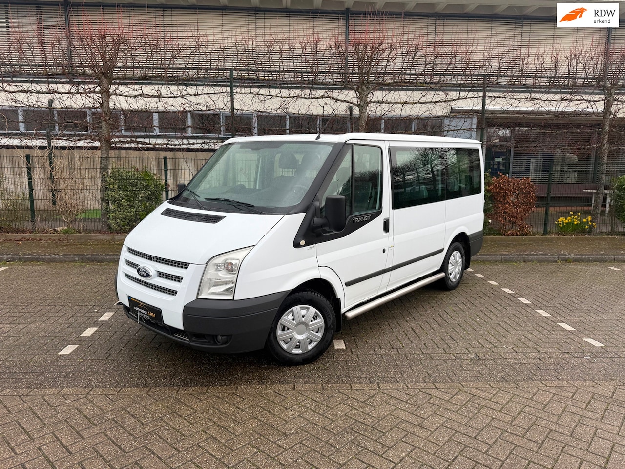 Ford Transit - 300S 2.2 TDCI 9 PERSOON EURO 5 NAP APK LAGE KM RIJDT SCHAKELT GOED GOEDE BANDEN - AutoWereld.nl