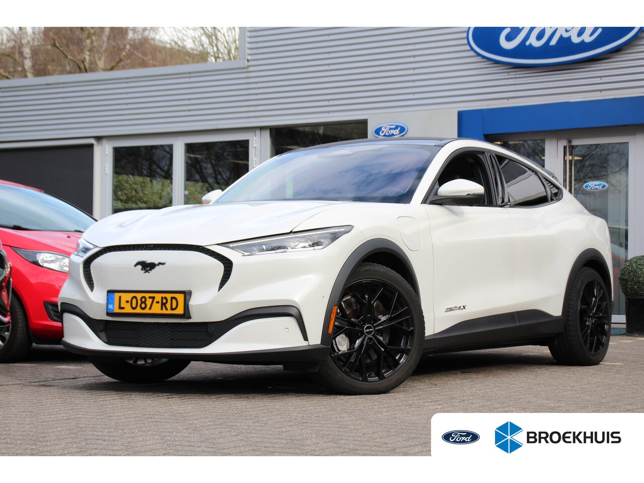 Ford Mustang Mach-E - Extended RWD 98 kWh VOL! | PANO DAK | 20'' LMV | TREKHAAK | B&O AUDIO | ALL SEASON | 360 C - AutoWereld.nl