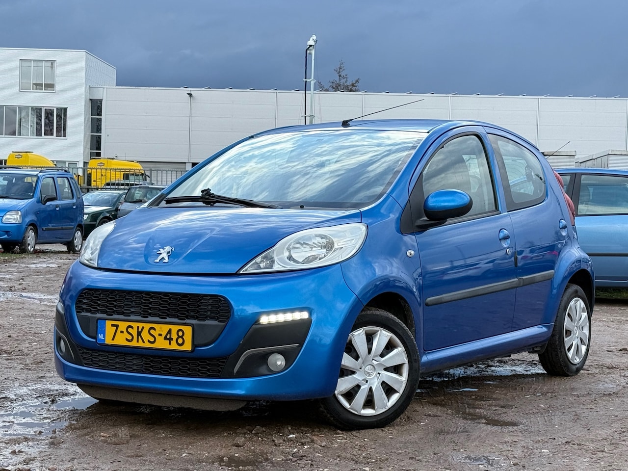 Peugeot 107 - 1.0 Active/ FACELIFT/ LED/ ZUINIG - AutoWereld.nl