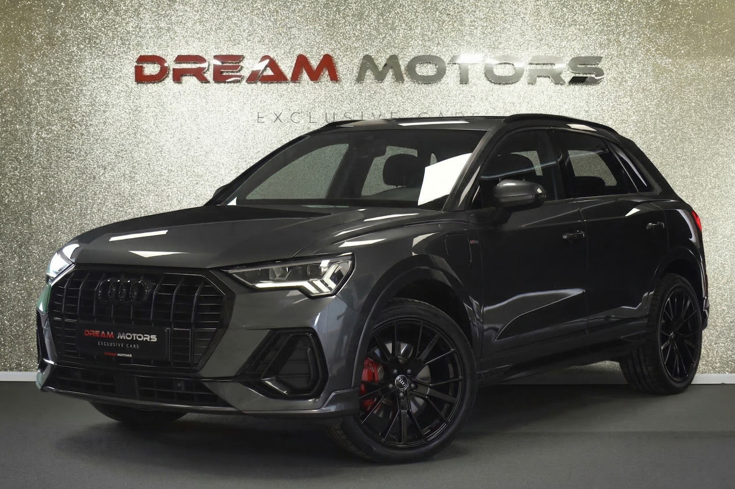 Audi Q3 - 45 TFSI e 245pk S-Line | RSQ3 | TREKHAAK | PANODAK - AutoWereld.nl