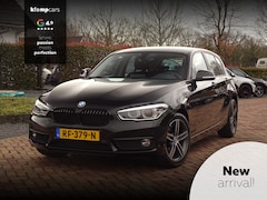 BMW 1-serie - 118i Executive | M-sportst | Sportstoelen | All-season | All Black | Uniek