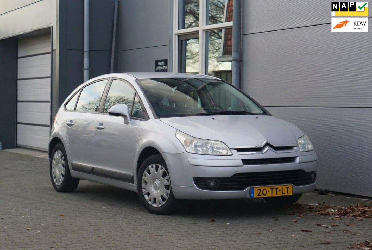 Citroën C4 - 1.4-16V Image| lees advertentie - AutoWereld.nl