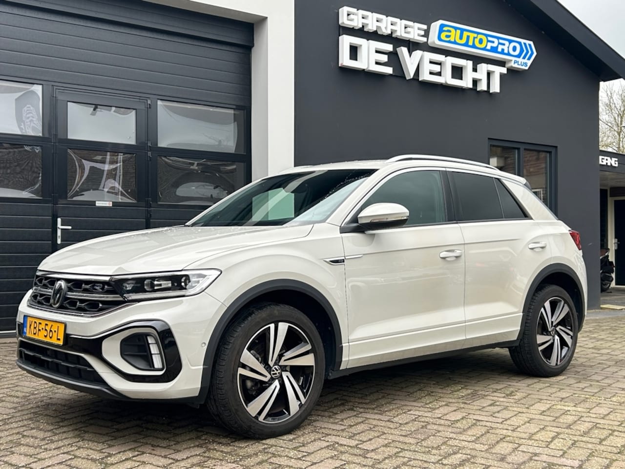 Volkswagen T-Roc - 1.5 TSI R-Line 2x Business/Carplay - AutoWereld.nl