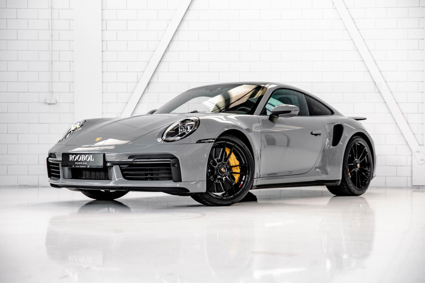 Porsche 911 - Turbo S Coupé l Nardo Grijs l BOSE l Sportuitlaat - AutoWereld.nl