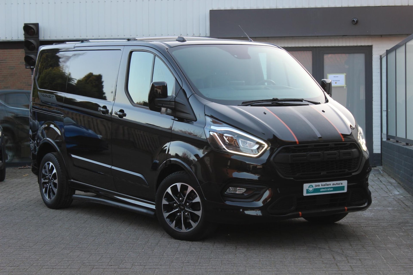 Ford Transit Custom - 320 2.0 TDCI L1H1 Sport 185PK Raptor, Navi Pack, Driver Ass Pack, Camera, PDC, Bliss, Trek - AutoWereld.nl