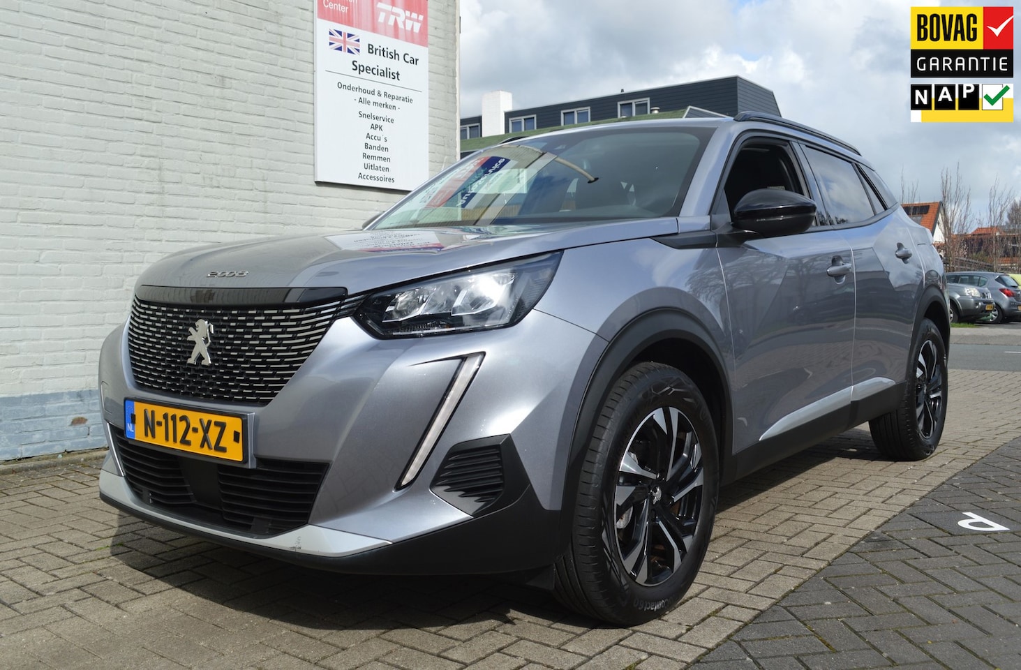 Peugeot 2008 - 1.2 PureTech Allure Automaat / BOVAG RIJKLAARPRIJS - AutoWereld.nl