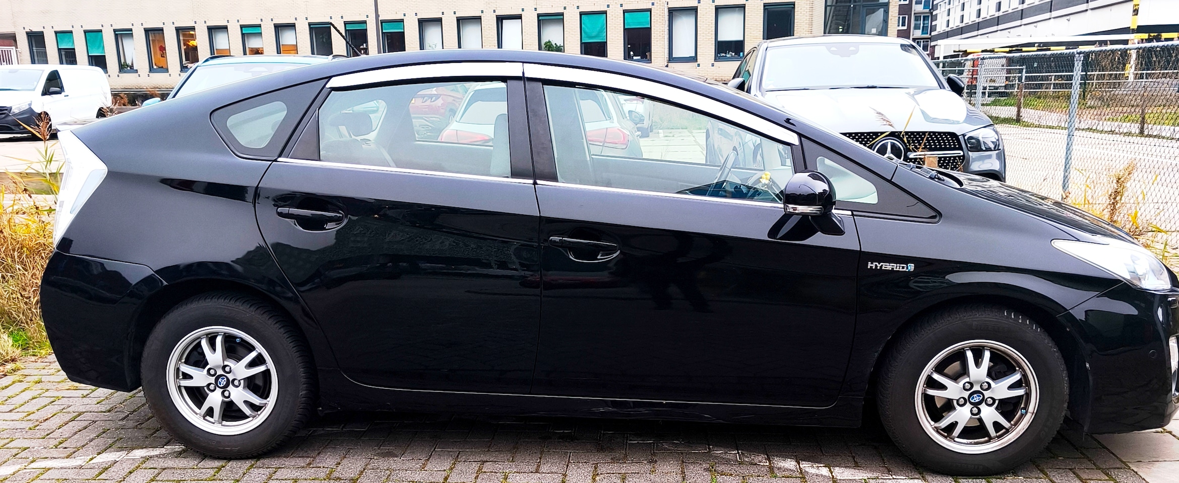 Toyota Prius - 1.8  Dynamic - AutoWereld.nl