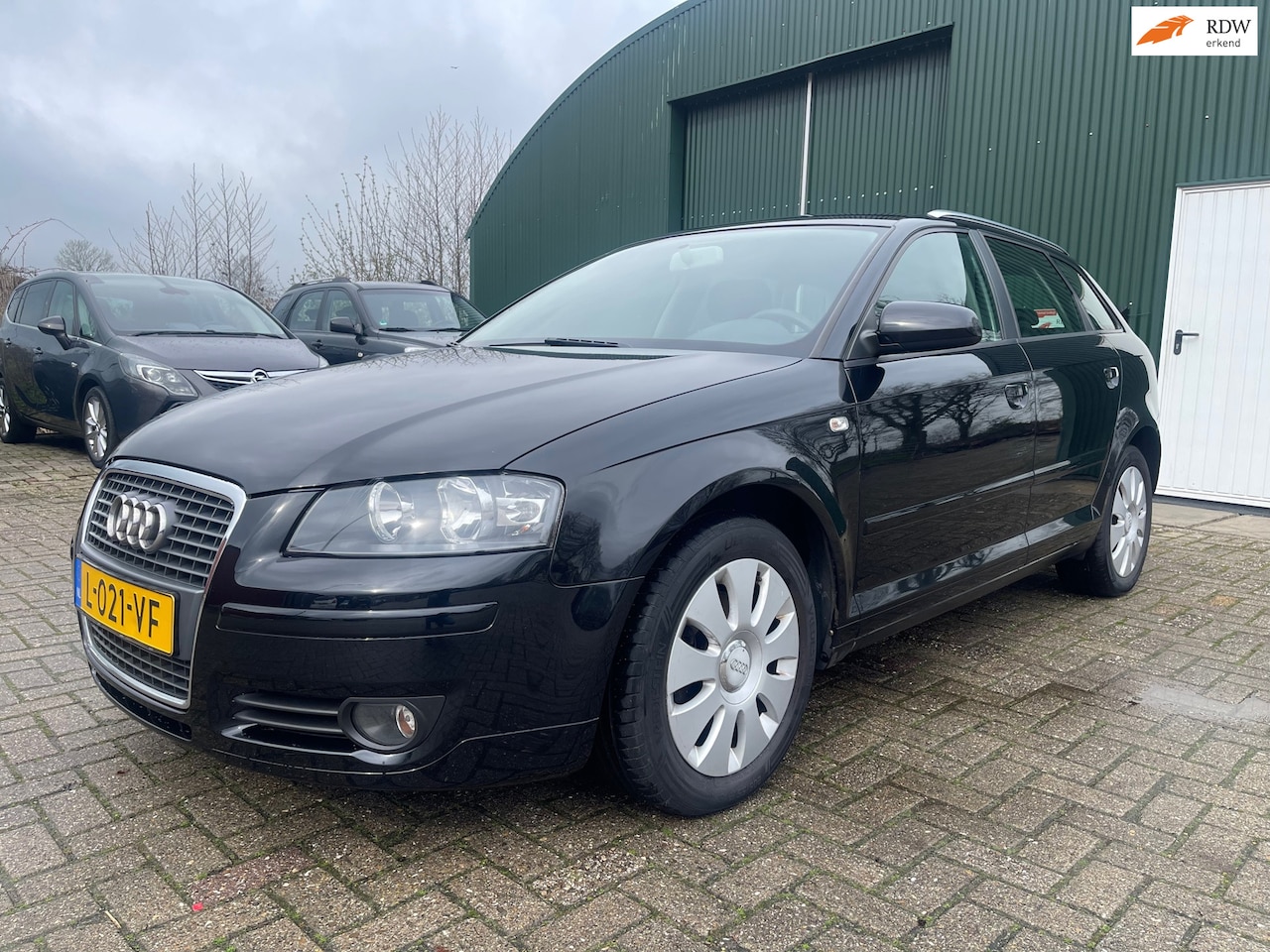 Audi A3 Sportback - 1.8 TFSI Attraction/ Clima/ Elekt. ramen/Trekhaak/ APK! - AutoWereld.nl
