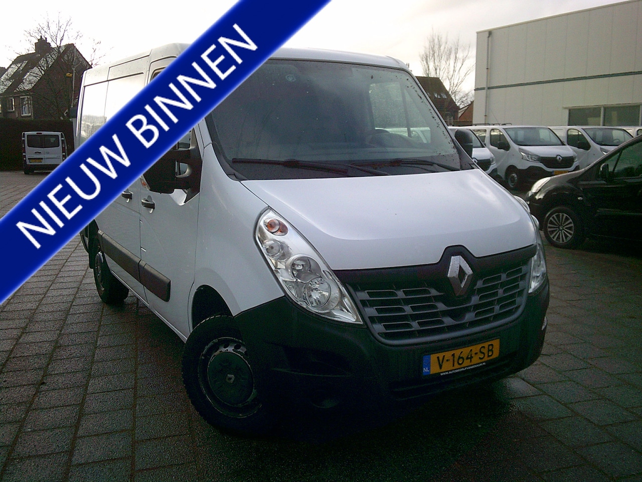 Renault Master - T35 2.3 dCi L1H1 VOORZIEN VAN AIRCO+CRUISE+TREKHAAK !! - AutoWereld.nl