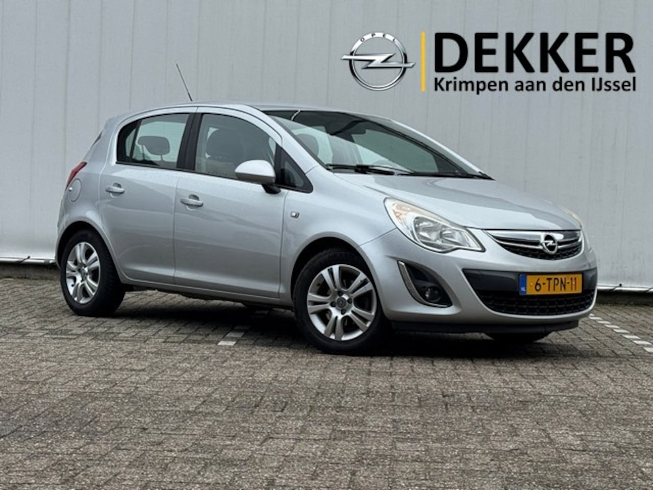 Opel Corsa - 1.2-16V Design Edition met Airco, Cruise Controle, LM velgen, 67.944 KM! - AutoWereld.nl