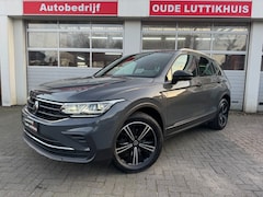 Volkswagen Tiguan - 1.5TSI 150PK DSG Active IQ-Light Virtual Camera ACC Trekhaak Navi