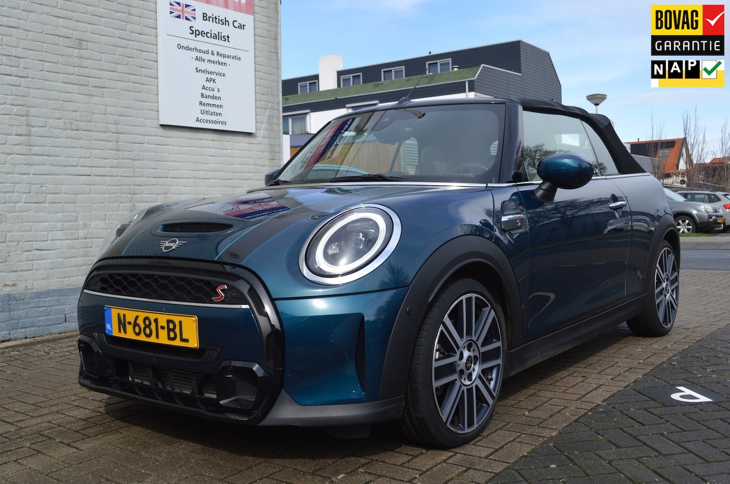 MINI Cabrio - Mini 2.0 Cooper S Sidewalk Edition Automaat / Origineel NL - 1e eigenaar / BOVAG RIJKLAARP - AutoWereld.nl