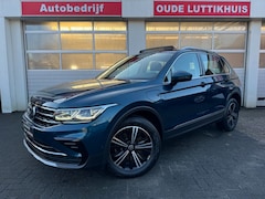 Volkswagen Tiguan - 1.4TSI eHybrid 245PK Elegance IQ-Light Virtual Camera ACC Trekhaak Navi