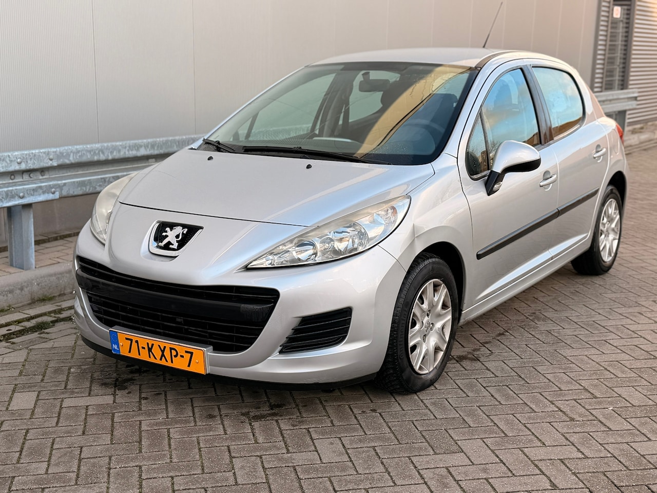 Peugeot 207 - 1.4 VTi X-Line 1.4 VTi X-Line - AutoWereld.nl