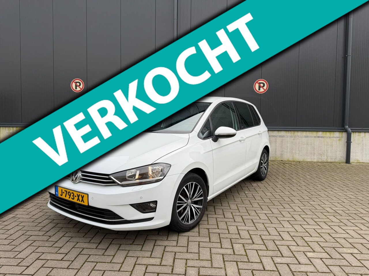 Volkswagen Golf Sportsvan - 1.2 TSi Allstar (86pk) Trekhaak inklapbaar / stoelverw. | Navi | Cruise / PDC v+A / l.m. v - AutoWereld.nl