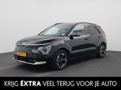 Kia Niro EV - Light Advanced 64.8 kWh | SOH 100% | Parkeersensoren | Parkeercamera | Stoel en stuur verw