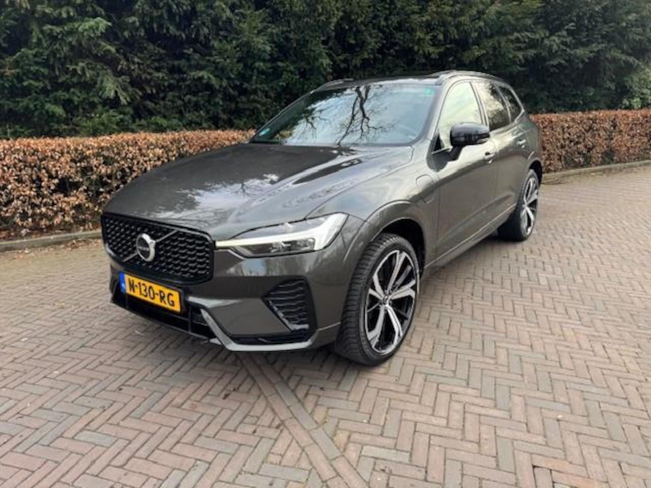 Volvo XC60 - 2.0 T6 AWD R-Design/Trekhaak/Pano/Leer/Led/Acruise - AutoWereld.nl