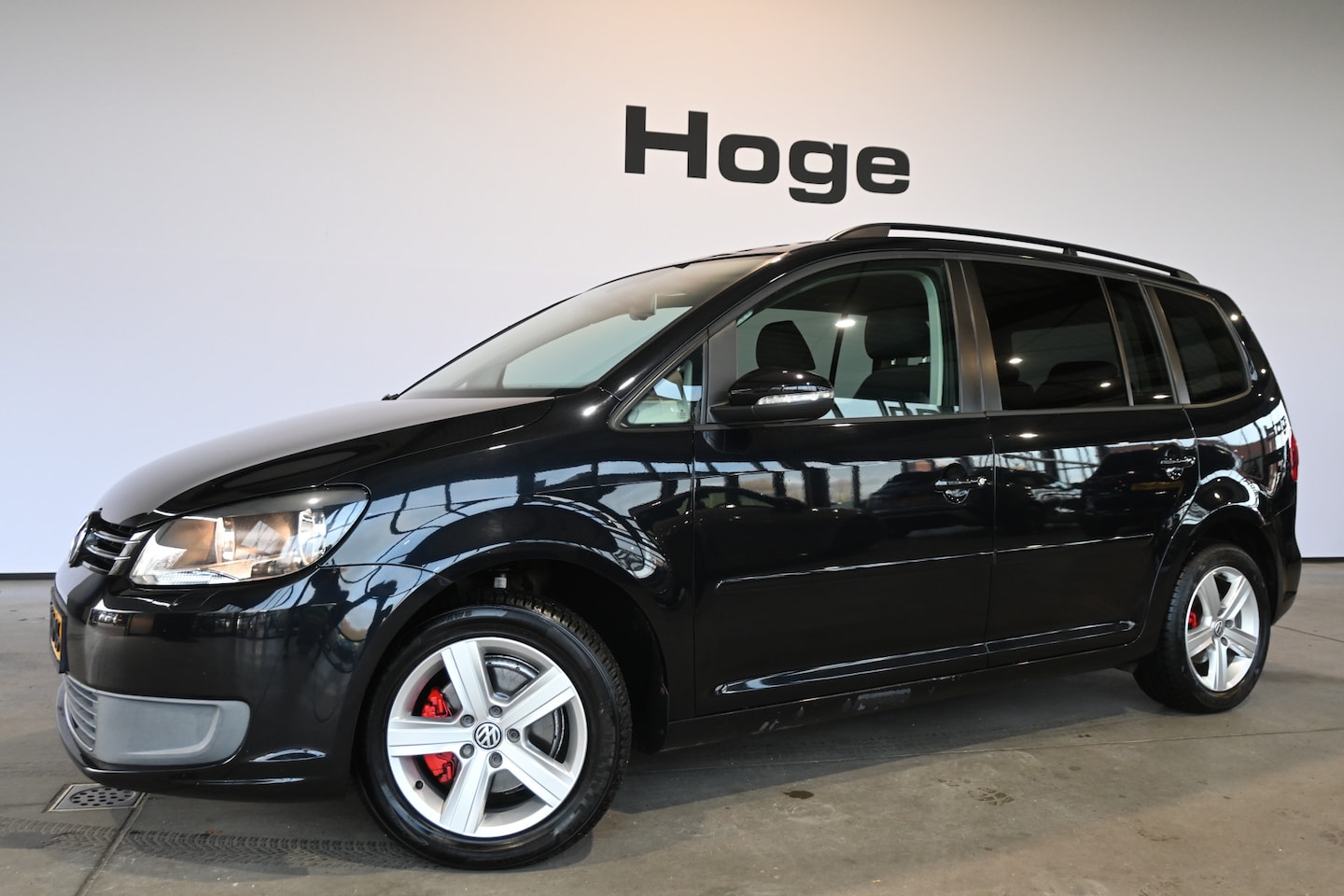 Volkswagen Touran - 1.4 TSI Highline Automaat Clima Stoelverwarming Goed Onderhouden! Inruil Mogelijk! - AutoWereld.nl
