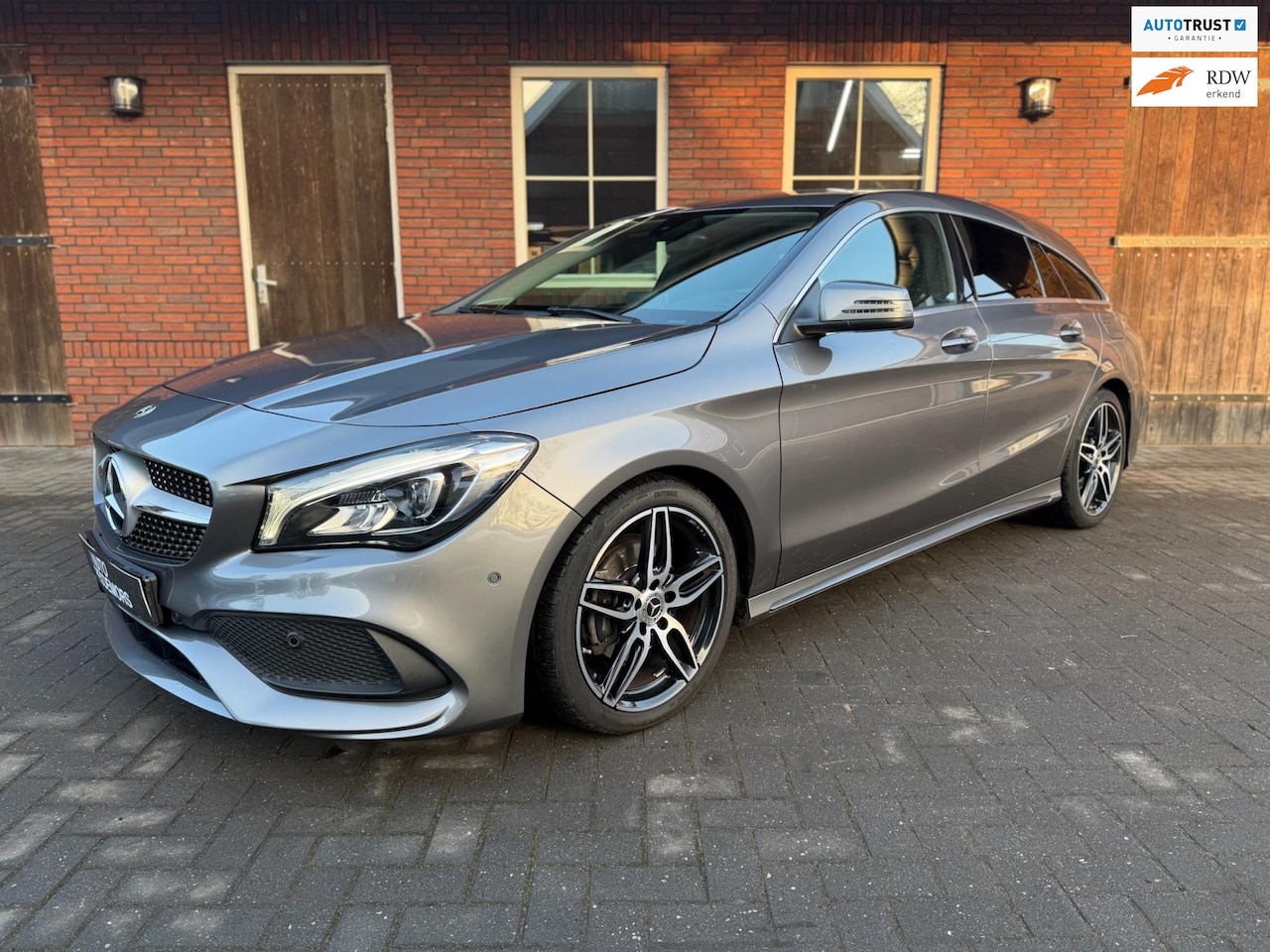 Mercedes-Benz CLA-klasse Shooting Brake - 180 AMG Line | Trekhaak| Camera| LED| NAVI - AutoWereld.nl