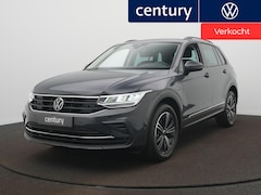 Volkswagen Tiguan - 1.4 eHybrid Life Automaat - Navigatie - Camera - LED - Park Assist - ACC