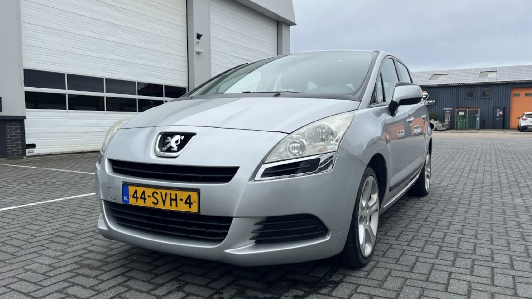 Peugeot 5008 - 1.6 VTi SR 7p. 1.6 VTi SR 7p. - AutoWereld.nl