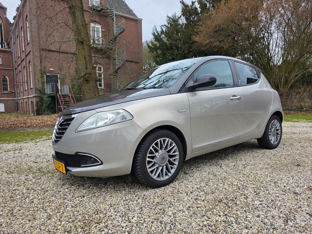 Lancia Y(psilon) - 0.9 TwinAir Platinum - AutoWereld.nl