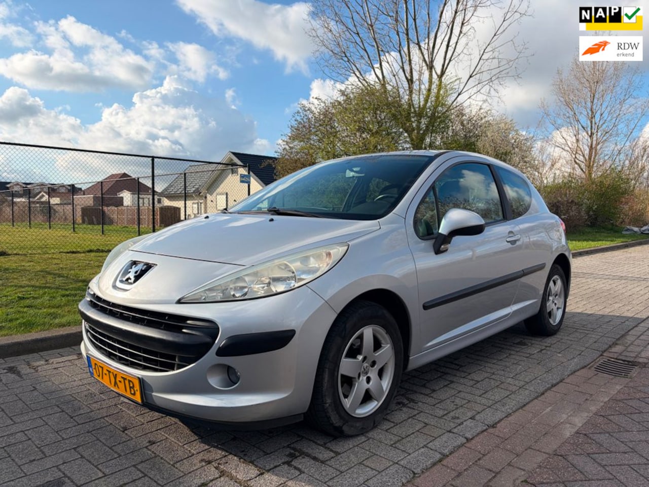Peugeot 207 - 1.4-16V Color-line AIRCO NAP LOGISCH 134DKM - AutoWereld.nl