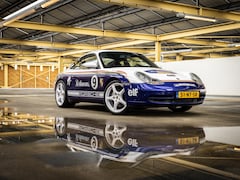 Porsche 911 - [996] 3.4 Carrera 4 Coupé Rothmans l Schuifdak l Handgeschakeld
