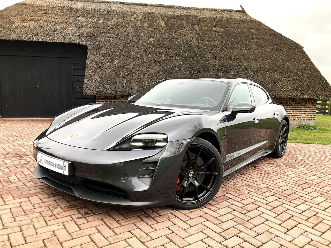 Porsche Taycan Sport Turismo - GTS 93 kWh Sport Chrono GTS int - AutoWereld.nl