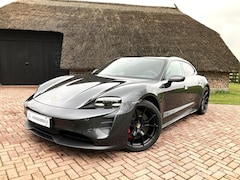 Porsche Taycan Sport Turismo - GTS 93 kWh Sport Chrono GTS int