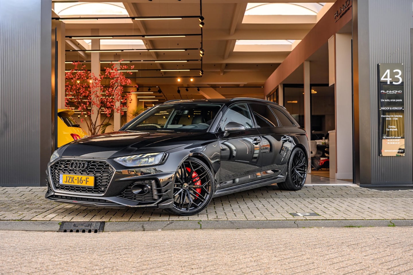 Audi A4 Avant - 2.9 TFSI RS4 - X Abt 1/60 Quattro|530PK|Keramisch|Pano|Carbon|360-Camera|Massage - AutoWereld.nl