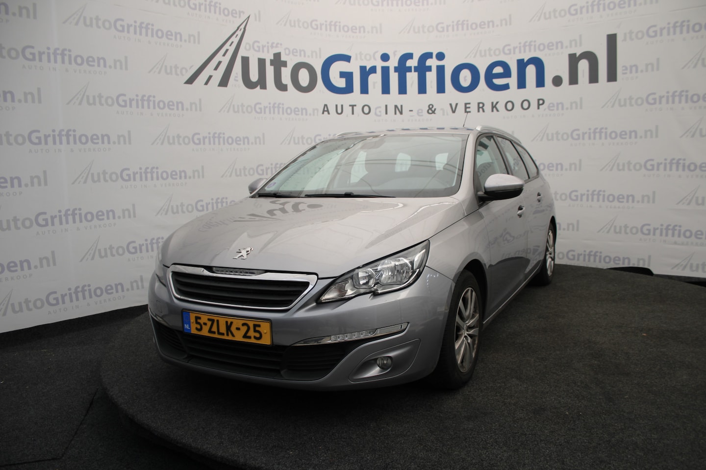 Peugeot 308 SW - 1.2 e-THP Blue Lease Executive met nieuwe distributie - AutoWereld.nl