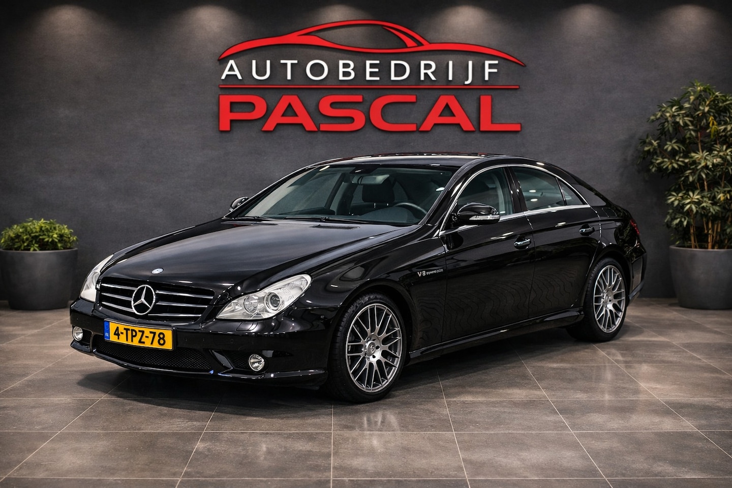 Mercedes-Benz CLS-klasse - AMG 55 -Adaptivecruise-Luchtvering-FULL - AutoWereld.nl