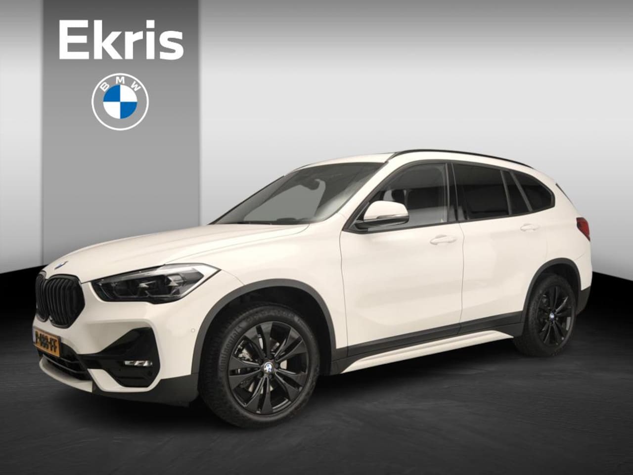 BMW X1 - sDrive18i | LED | HUD | Panoramadak | Trekhaak | Sportstoelen | Elektr. zetels | DAB | Hif - AutoWereld.nl