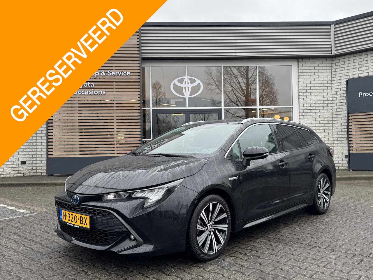 Toyota Corolla Touring Sports - 1.8 HYBRID TEAM-NL HALF-LEDER STOELVERW. 17"LM-VELGEN AD-CRUISE CAMERA NL-AUTO - AutoWereld.nl