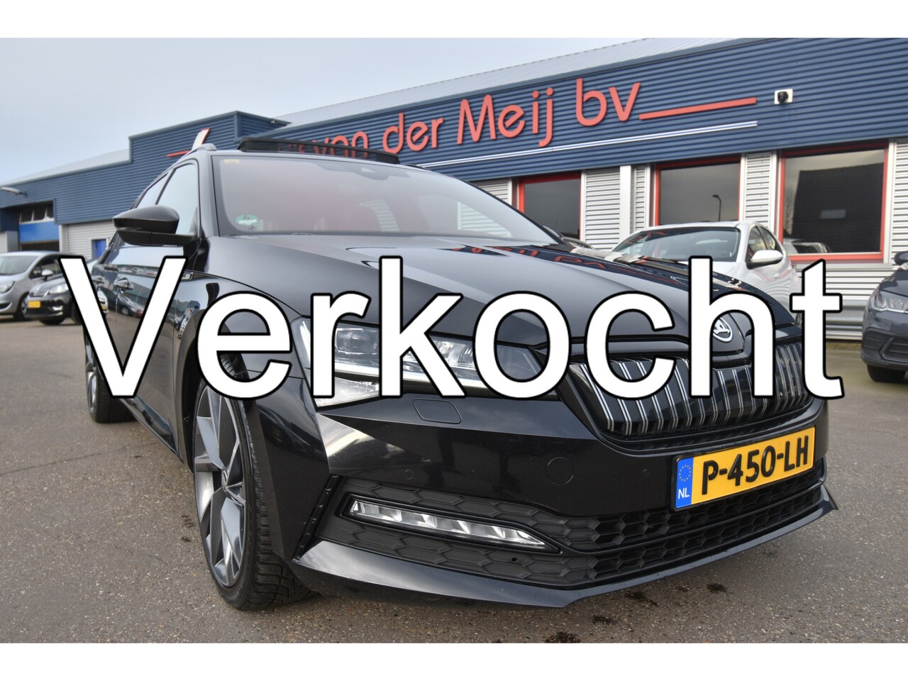 Skoda Superb Combi - 1.4 TSI iV Sportline Business 1.4 TSI iV Sportline Business , PANODAK ,TREKH , VIRTUAL COCKPIT ,ST+STUR EN BANK VERW , - AutoWereld.nl