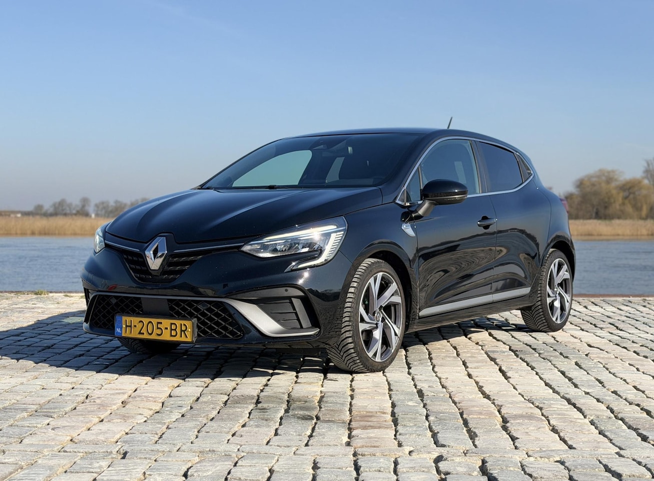 Renault Clio - 1.0 TCe R.S. Line|Carplay|Camera|Sportstoelen - AutoWereld.nl
