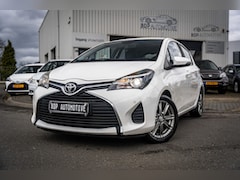 Toyota Yaris - 1.0 VVT-i Trend APK nieuw bij aflevering | Camera | PDC | LM velgeb