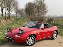 Mazda MX-5 - NA 1.6i-16V 116PK, CLASSIC RED, HET ORIGINEEL