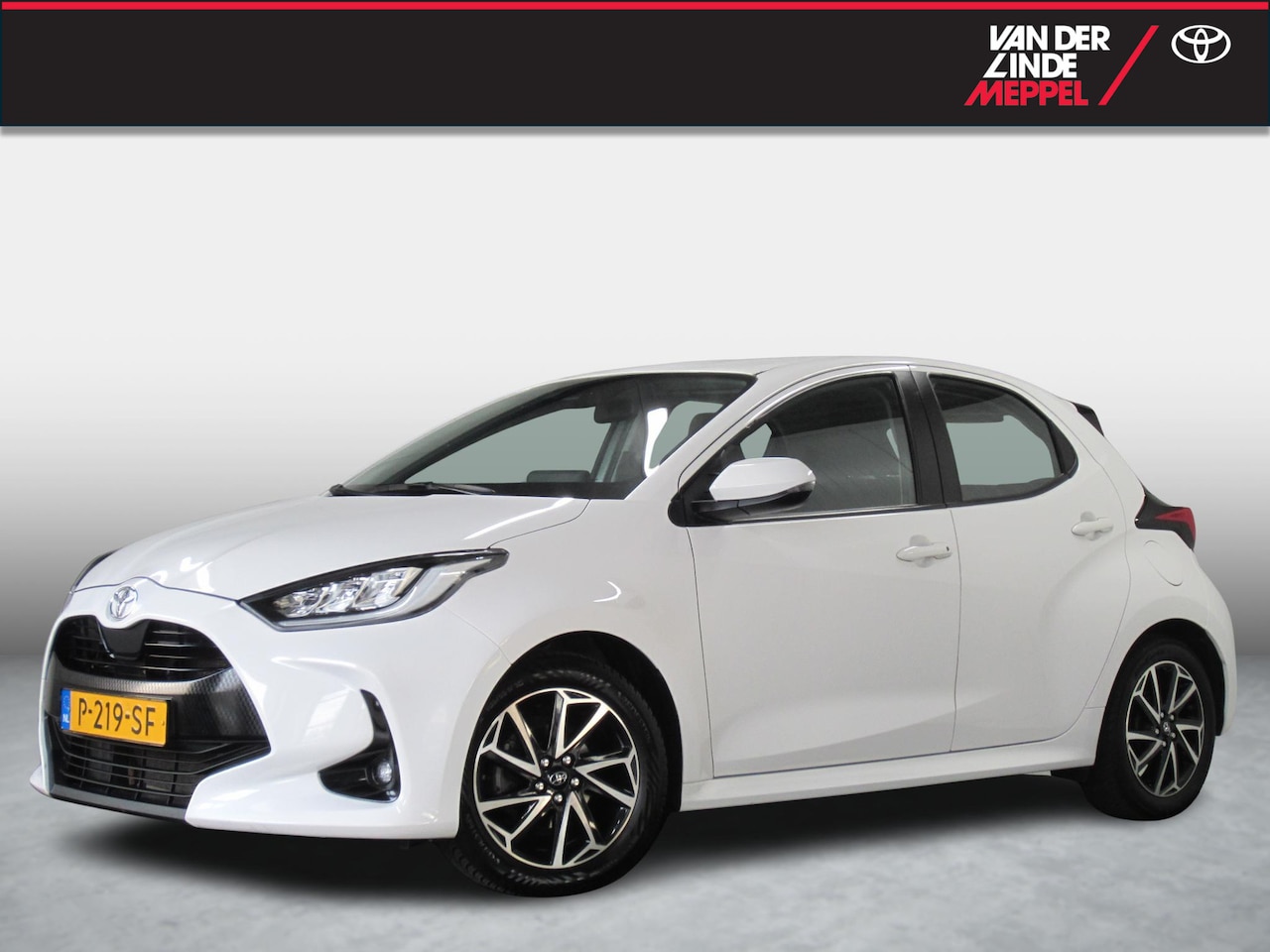 Toyota Yaris - 1.5 VVT-i Dynamic Trekhaak Navi - AutoWereld.nl