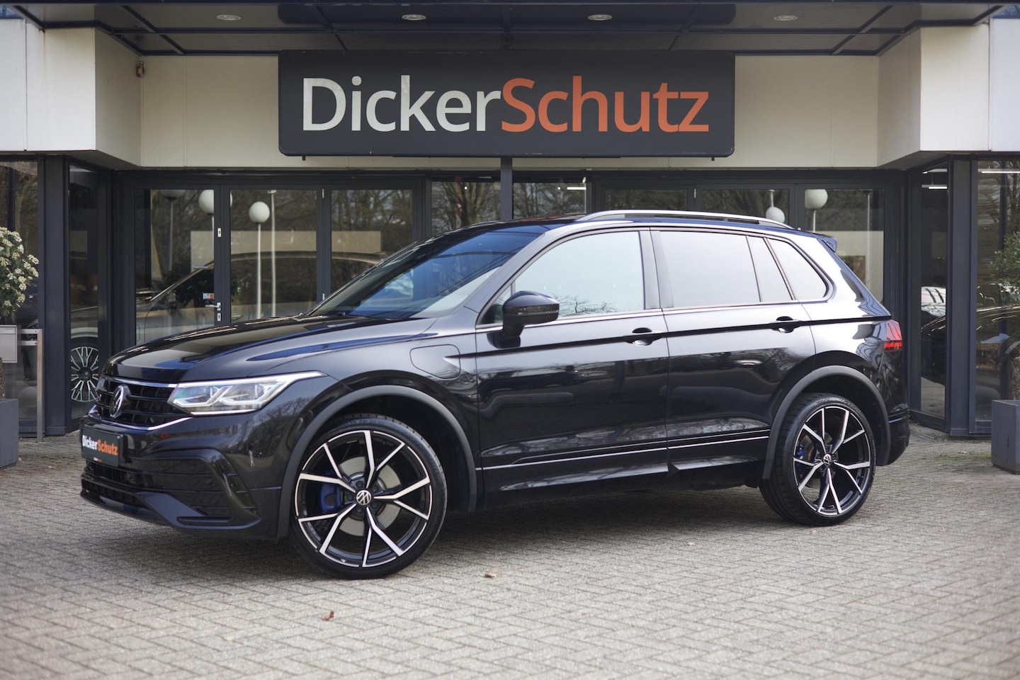 Volkswagen Tiguan - 1.4 TSI eHybrid R-Line Business+ Pano | Trekhaak | ACC - AutoWereld.nl