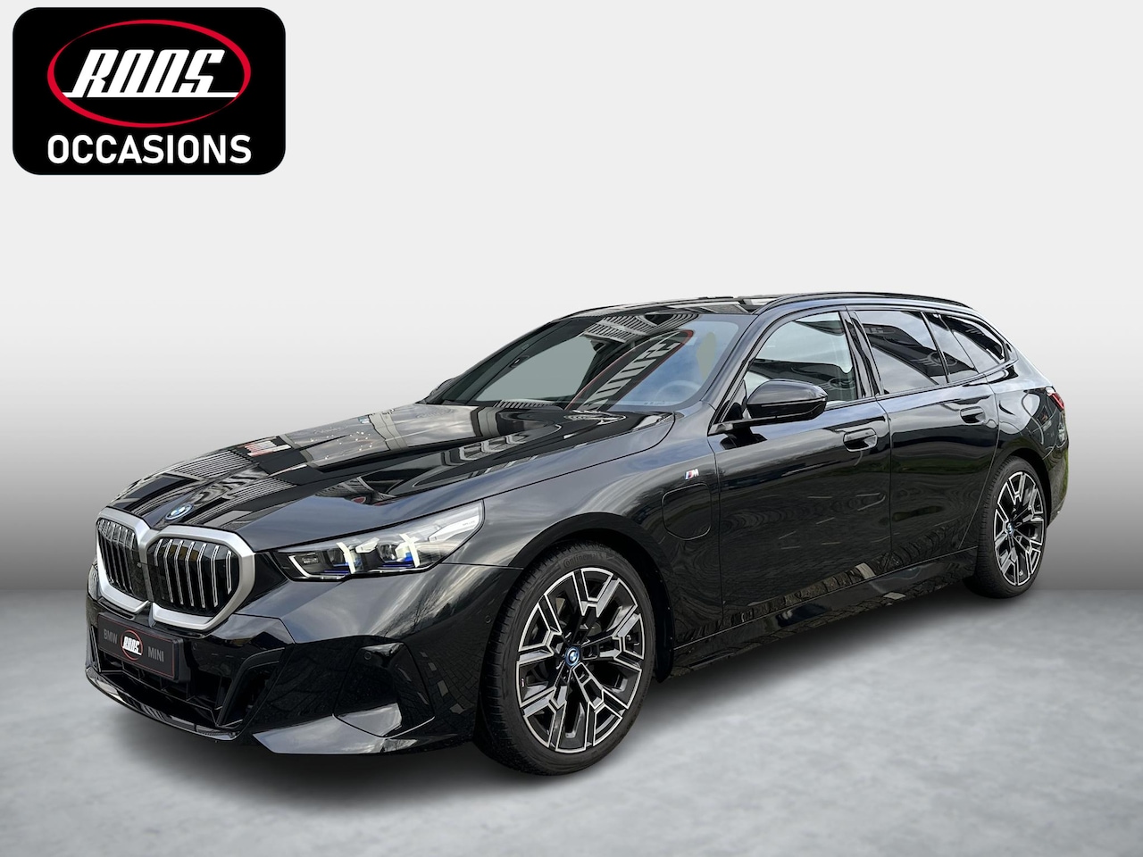 BMW 5-serie Touring - 530e M Sport Edition Comfort toegang | Elect trekhaak | Origineel NL - AutoWereld.nl