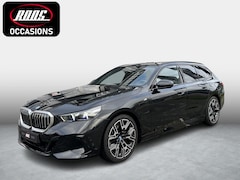 BMW 5-serie Touring - 530e M Sport Edition Comfort toegang | Elect trekhaak | Origineel NL