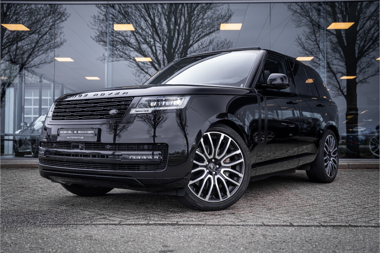 Land Rover Range Rover - P440e SE PHEV ** Panodak ** SV upgrade ** 23 inch ** "Project Kahn" - AutoWereld.nl