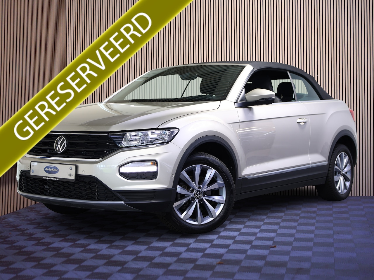 Volkswagen T-Roc Cabrio - 1.5 TSI HIGH-LINE DSG NAVI CARPLAY PDC ACC '21 - AutoWereld.nl