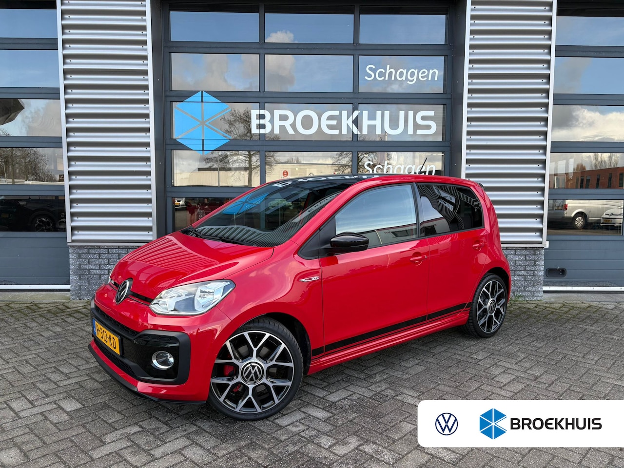 Volkswagen Up! - 1.0 TSI 115 pk GTI Unieke Kilometerstand! | Achteruitrijcamera | Stoelverwarming | Cruise - AutoWereld.nl